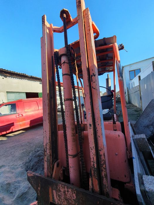 LT 35 si Mercedes A190 automat si piese