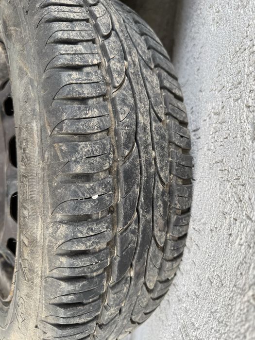 Vand anvelope cu jante 175 65 R14. 205 65 16C