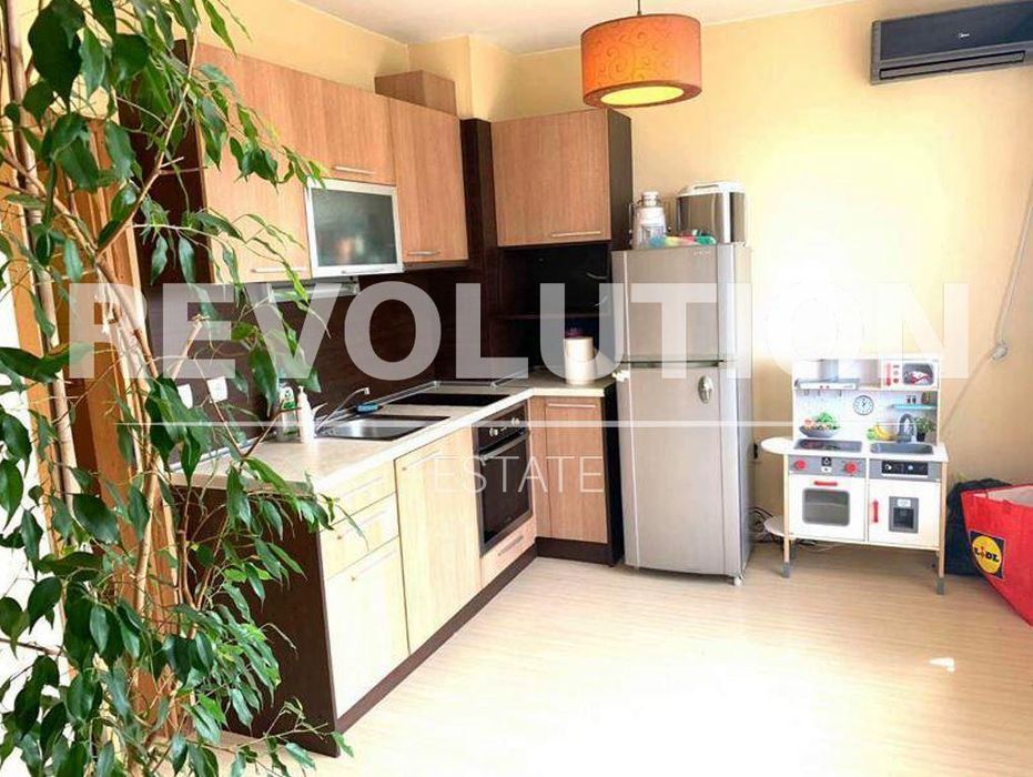 Дава се под наем Двустаен апартамент в Варна, Цветен квартал - 60 кв.м за 350 € - Снимка #4