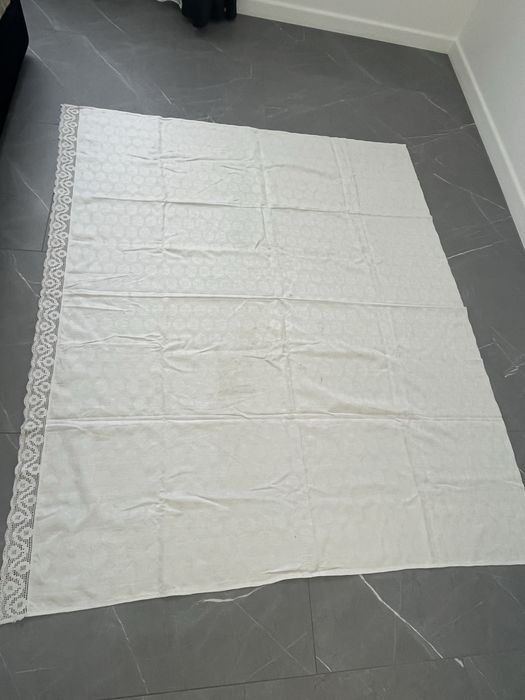 Cearsafuri si fata de masa rustice