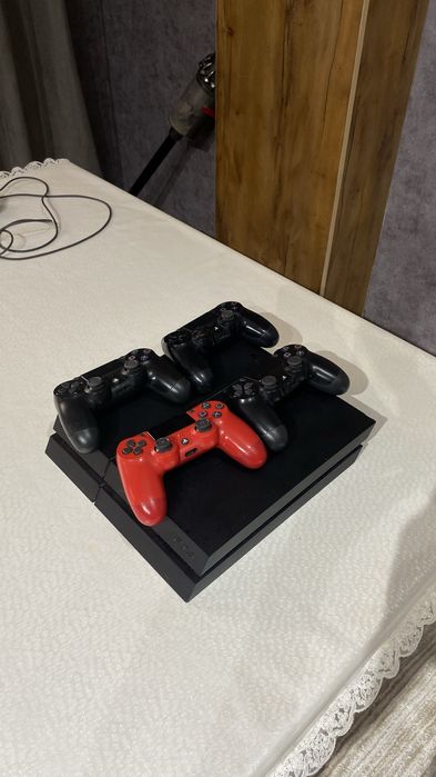 Продаеться Playstation slim 4