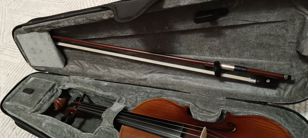 Скрипка 1/4 , чехол,