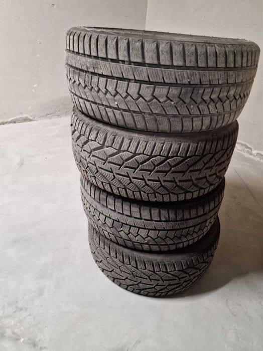 Set 4 anvelope iarnă 225/40 R18 – Tigar + Ovation – stare bună