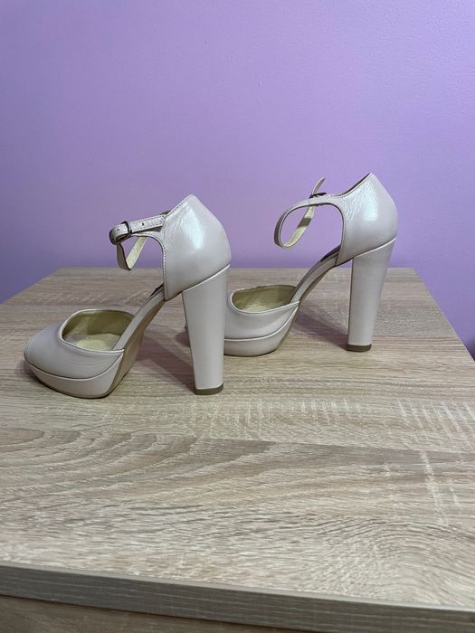 Vand sandale  NOI elegand home made din piele PRESTIGI