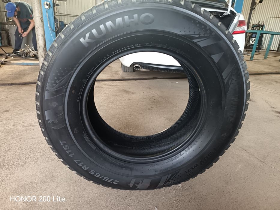 Продам шины Kumho размер 275/65 r17 новая
