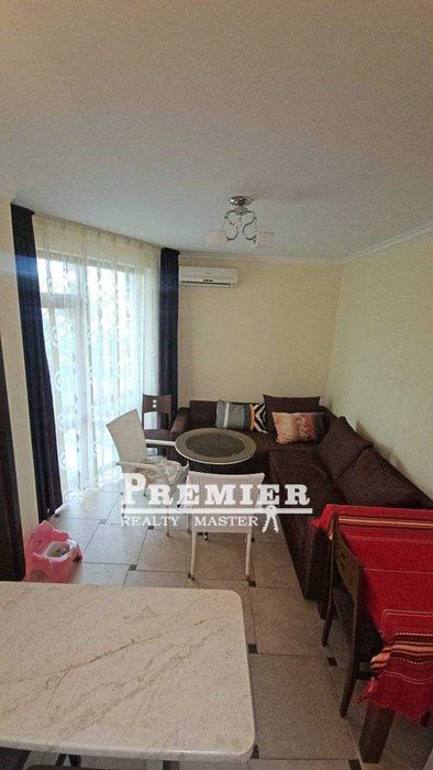 Продава се двустаен апартамент на първа линия в Свети Влас