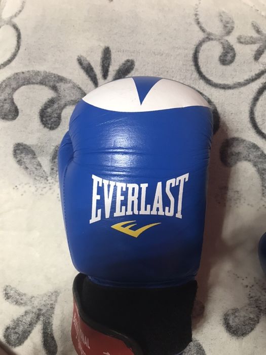 Продам боксерские перчатки