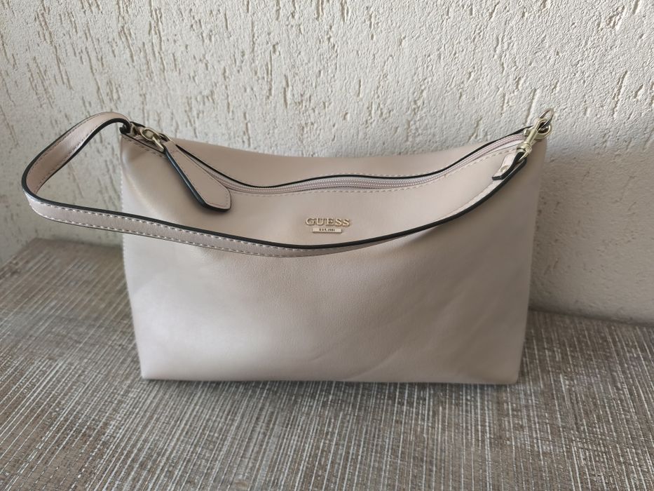 Оригинална чанта Guess