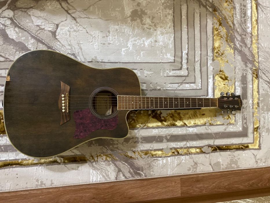 Гитара электроакустическую