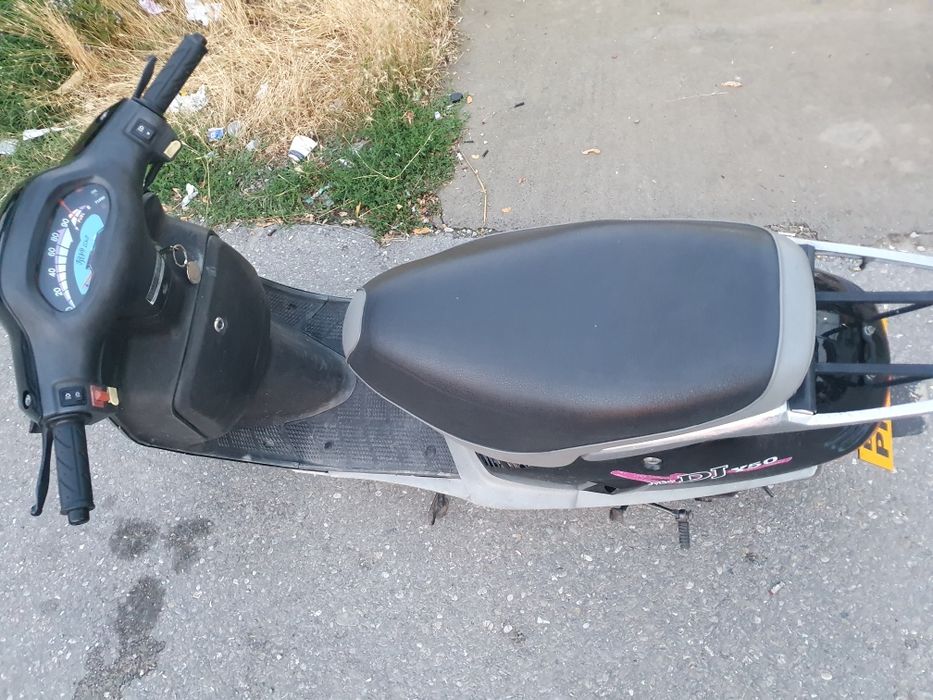Vând Scuter KYMCO 50 cm3