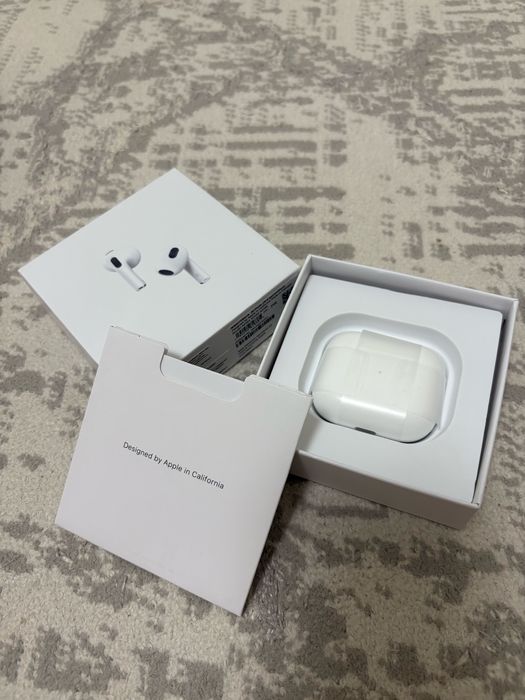 продам новый AirPods 3