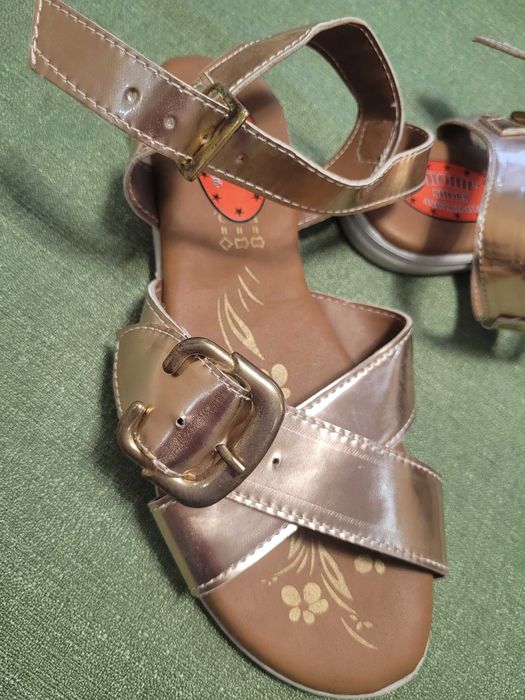 Дамски сандали.7