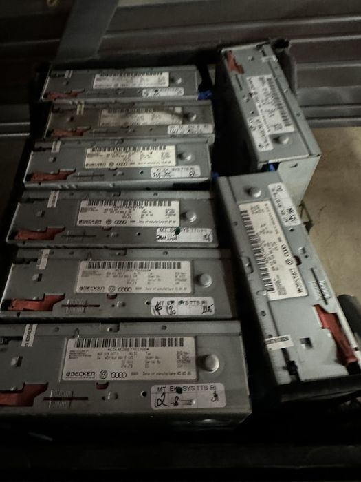 CD Changer дискове Audi A6 4f A4 A3 A5 А8 Q5 Q7 C6 4f0035223l