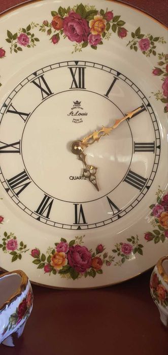 Английски стенен часовник с маркировка в отлично състояние