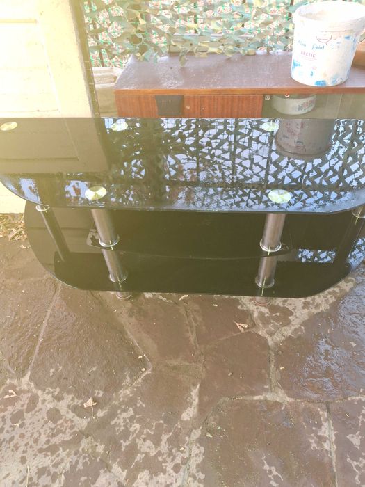 Продам тумбу под телевизор