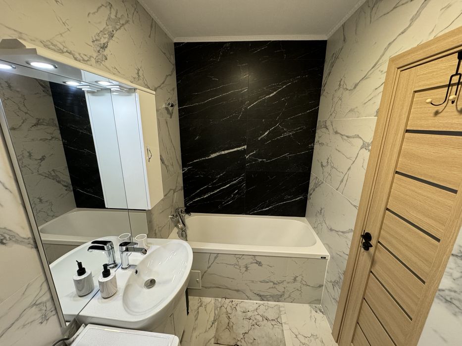 Chirie apartament 2 camere West Residence Oradea cu loc de parcare - pret usor negociabil