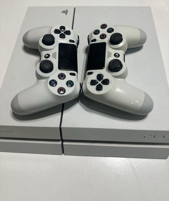 Продам PlayStation 4