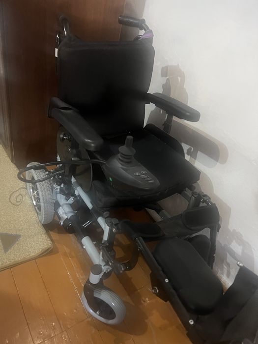 Продам электрическую коляску