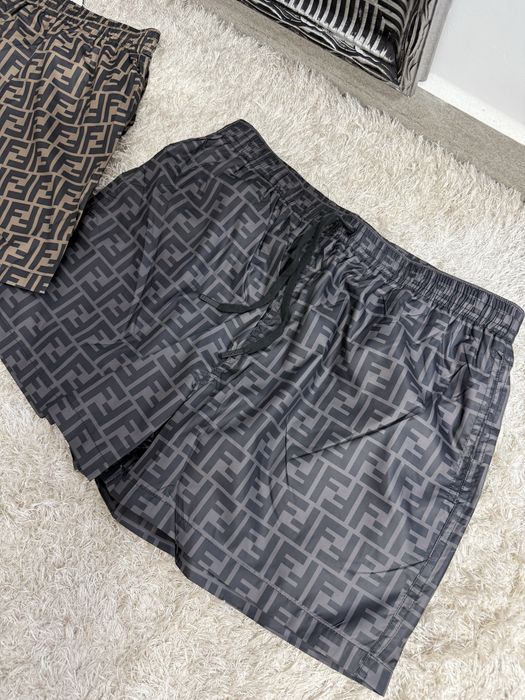 Sort de baie Fendi colectie noua vara 2026