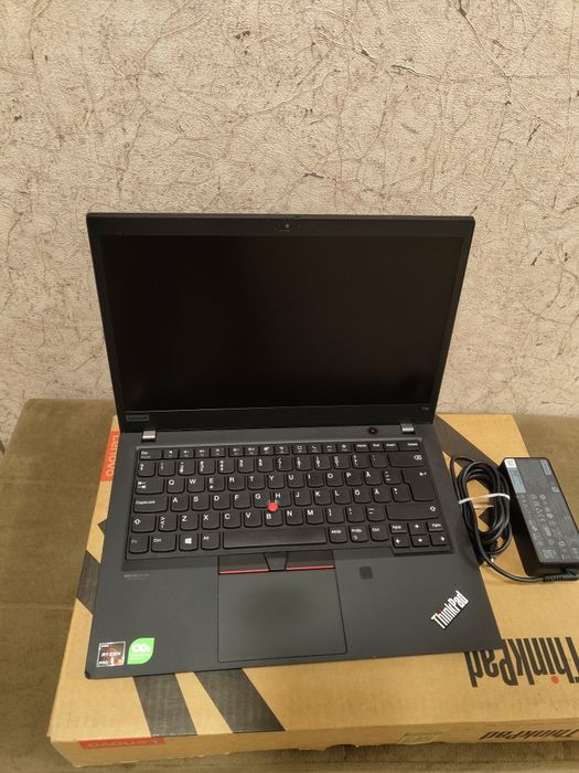 Thinkpad T14 Gen 2, 14" TOUCH, Ryzen 5 Pro, 16Gb, 512Ssd