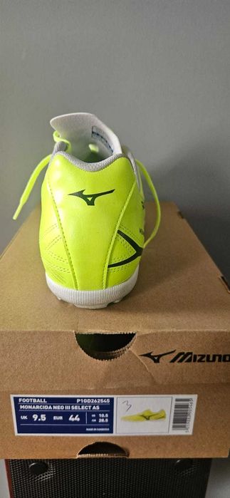MIZUNO Футболни обувки (стоножки) за изкуствена трева, модел Monarcida Neo