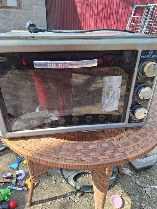 Духовка работает,греет