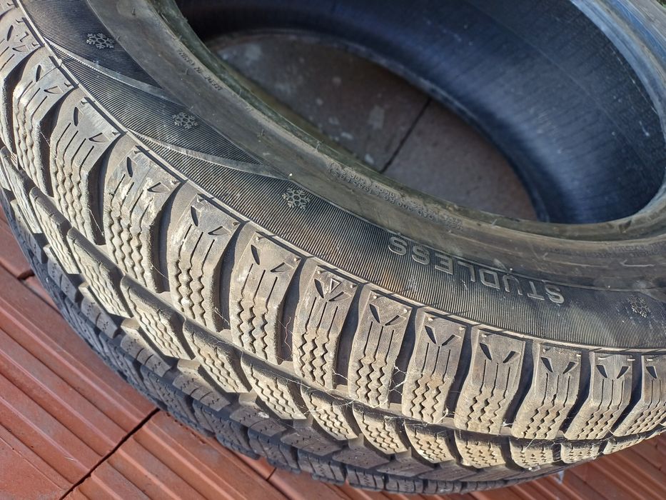 Продават се 235/55 R18 зимни