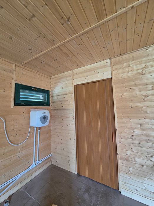 vand casa de vacanta pe malul lacului