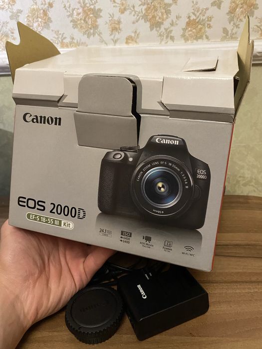 Фотоаппарат Canon EOS 2000D