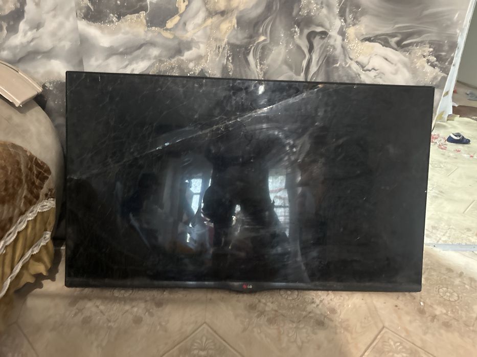 Телевизор на запчасти