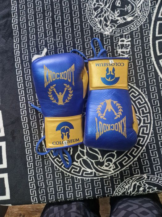 Manusi cnockout noi albastru galben coloseum