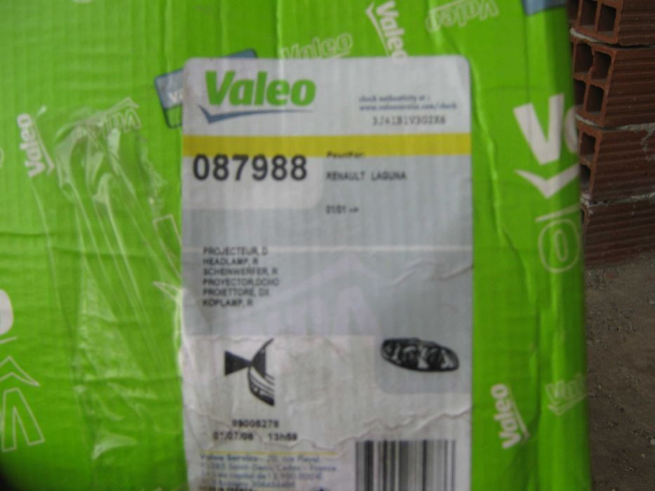 продавам десен фар рено лагуна 2005г,нов,оригинален,Valeo