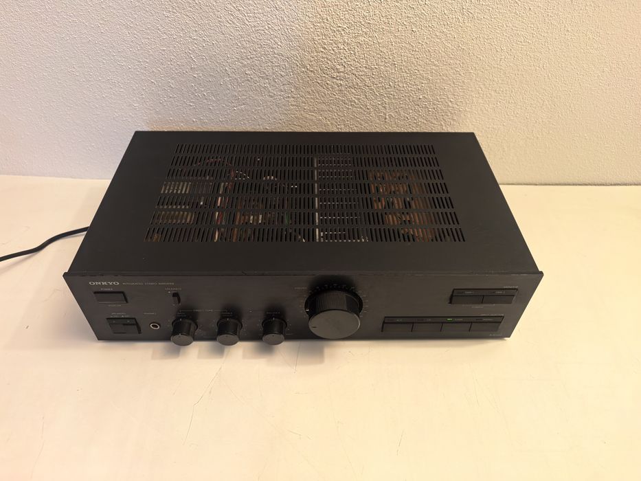 Amplificator Onkyo A 8220 statie se emite factura
