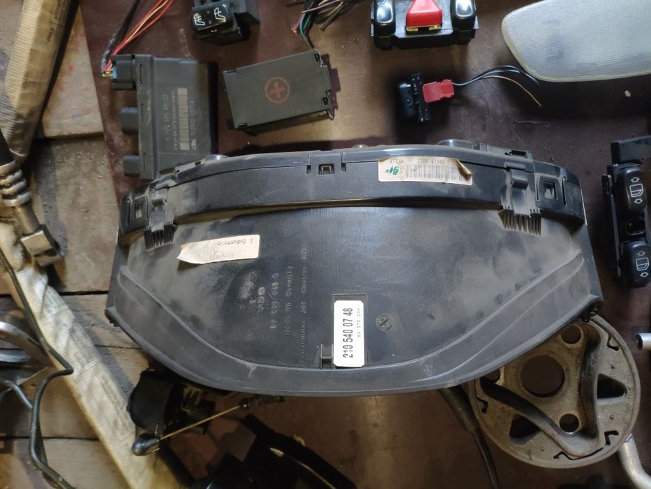 Запчасти на Мерседес w210