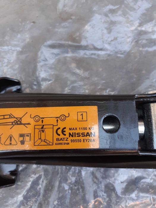 Cric,cheie de roti NISSAN Qashqai,Juke,X-trail, RENAULT Kadjar,Koleos