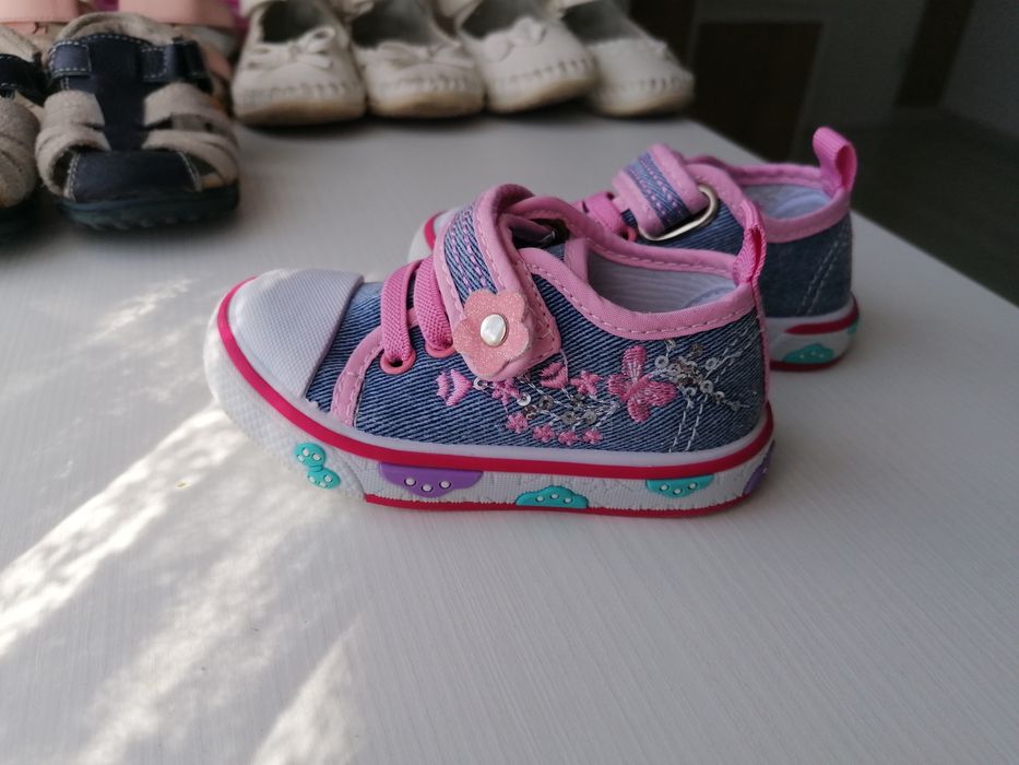 Обувки, ботуши, чехли сандали, маратонкибебе 19 и 20 номер