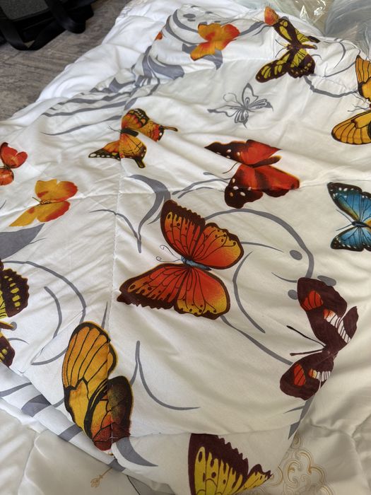 Продам одеяла б/у , все за 10 тыс тенге