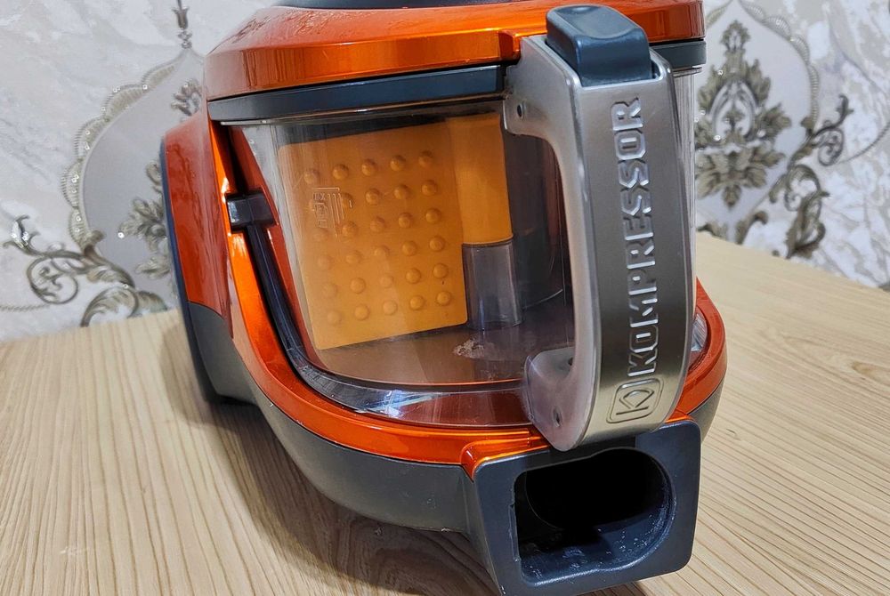 пилесос LG Kompressor