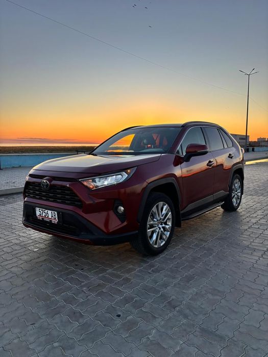 Рав 4 2019 в идеальном состоянии