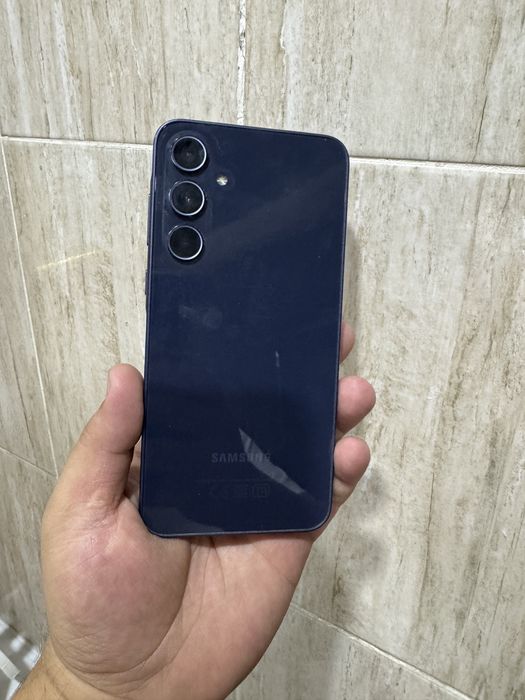 Продам Samsung Galaxy A35 (5G) 8/128