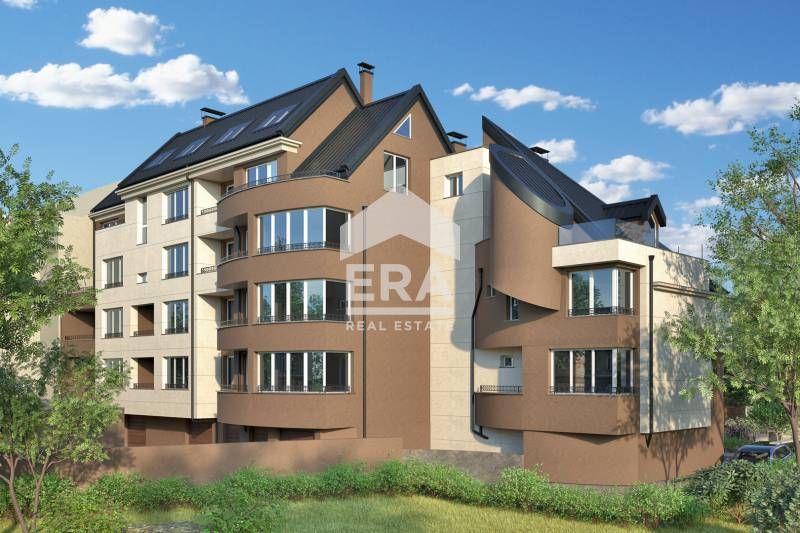 Продава се Двустаен апартамент в Русе, Център - 102 кв.м за 1650 €/кв.м - Снимка #1