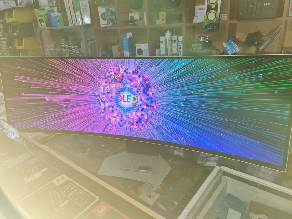 Геймърски монитор SAMSUNG ,49 INCH , OLED , НОВ