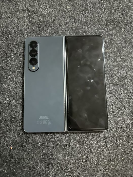 Samsung Z fold4 ichki ekran ishlamaydi hamma malumot pasda qarang