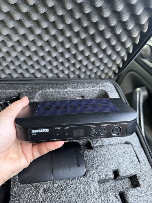 Se vând doua sisteme wirelles Shure BLX14 pentru instrumente si un microfon T bone Lucan (trompeta,saxofon, clarinet, trombon, tarabană, tobe)