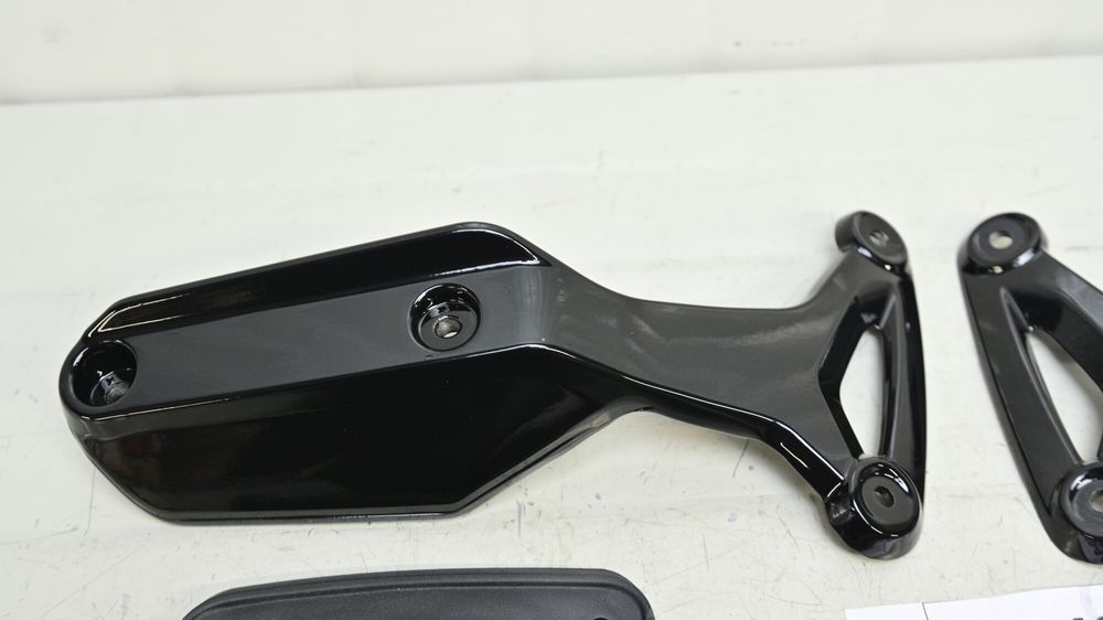 Aripa Aparatoare Roata Fata Cu Suporti Stanga Dreapta BMW RnineT 2017