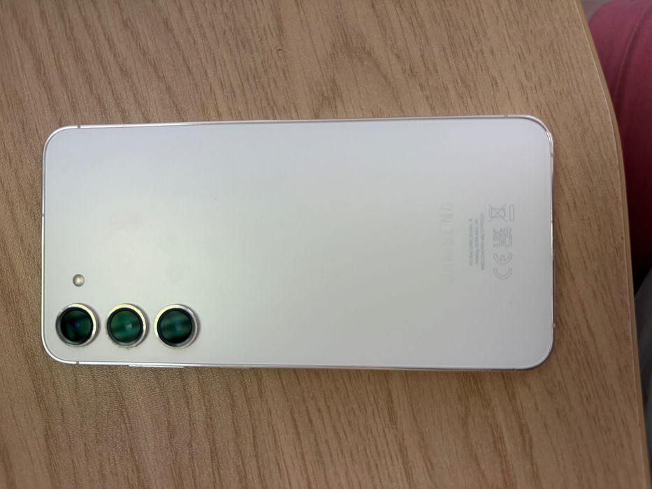 Samsung galaxy S23 +