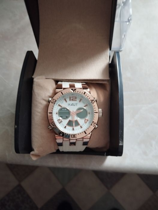 Продам часы женские