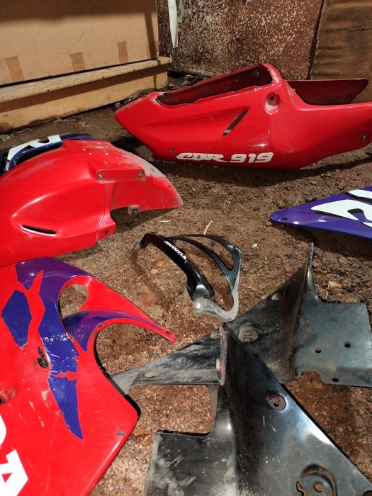 Продам пласти на мотоцикл Хонда 919