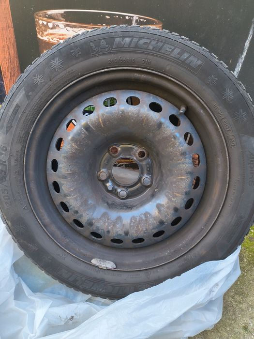 Комплект зимни гуми 205/55 R16 с джанти