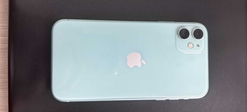 Продам IPhone X 11